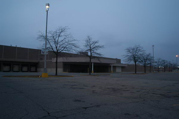 Wonderland Mall (Wonderland Shopping Center) - 2004 Photo (newer photo)